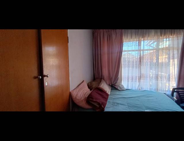 3 BEDROOM HOUSE FOR SALE IN VANDERBIJLPARK CE 5